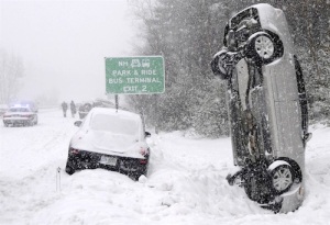 winter-storm-blizzard-verticle-car